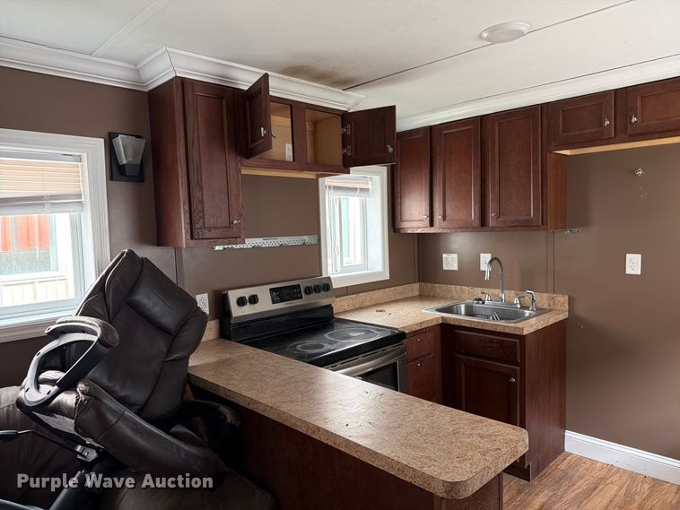 image for item FK2032 Skid mounted living quarters
