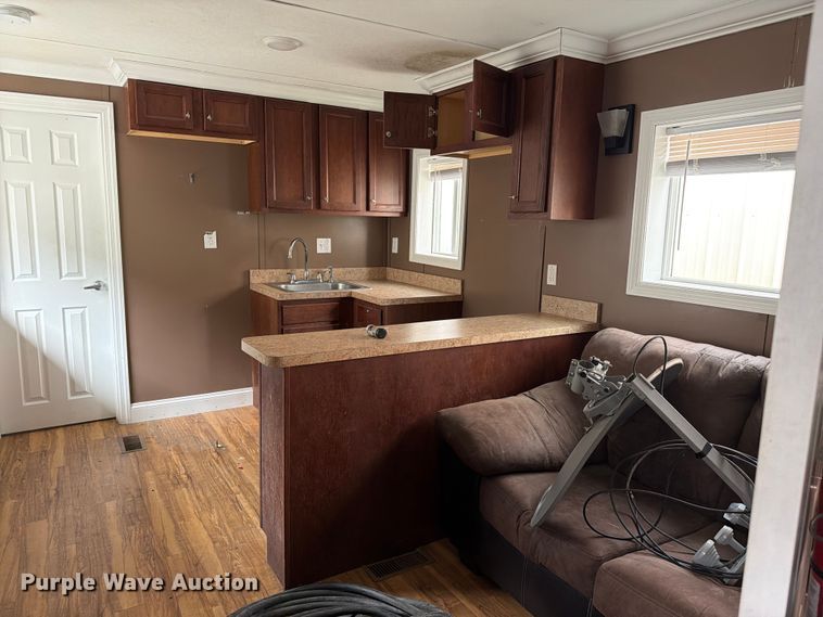 image for item FK2032 Skid mounted living quarters