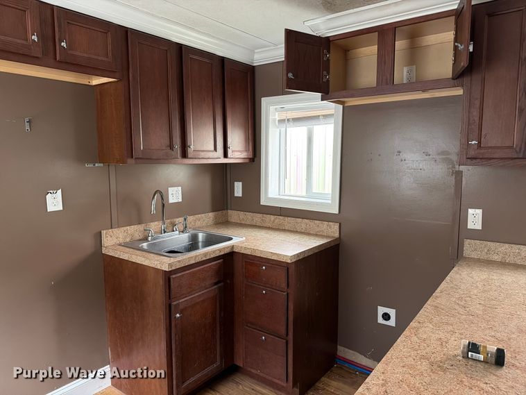 image for item FK2032 Skid mounted living quarters