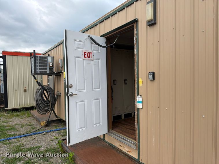 image for item FK2034 Skid mounted locker room