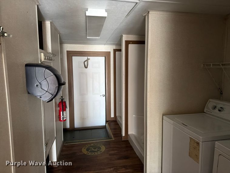 image for item FK2034 Skid mounted locker room