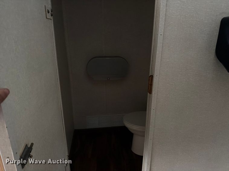 image for item FK2034 Skid mounted locker room
