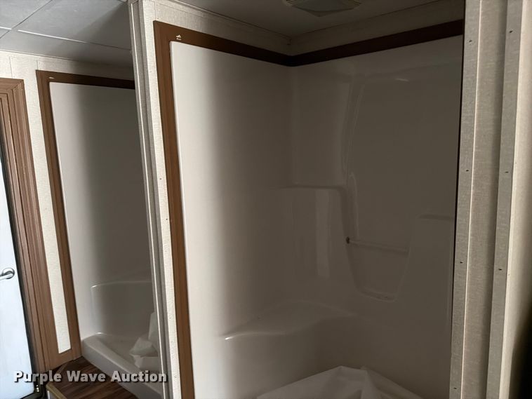 image for item FK2034 Skid mounted locker room