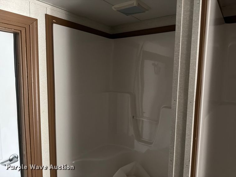 image for item FK2034 Skid mounted locker room