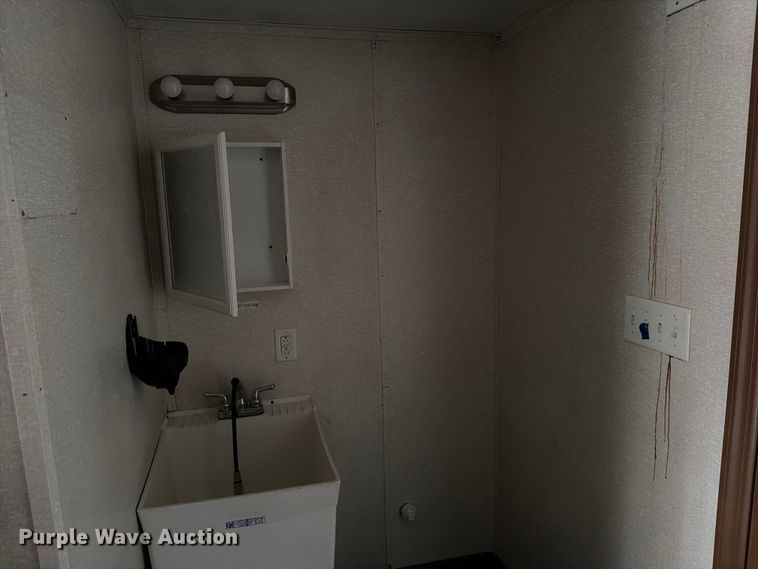 image for item FK2034 Skid mounted locker room