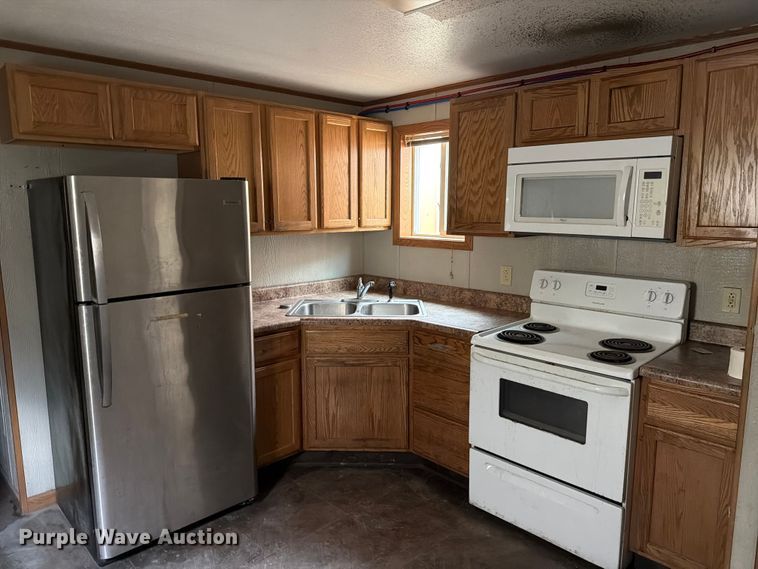 image for item FK2035 Skid mounted living quarters