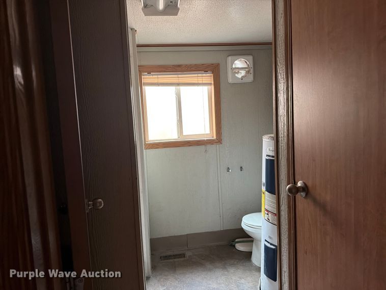 image for item FK2035 Skid mounted living quarters
