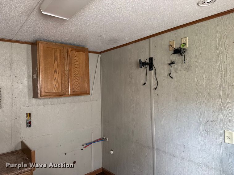 image for item FK2035 Skid mounted living quarters