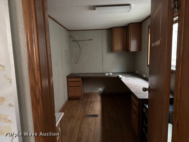 image for item FK2043 Skid mounted living quarters