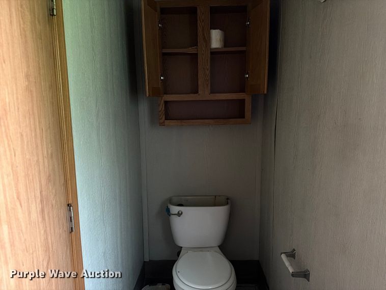 image for item FK2043 Skid mounted living quarters
