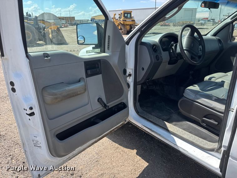 image for item NA9374 2005 Ford F150 pickup truck
