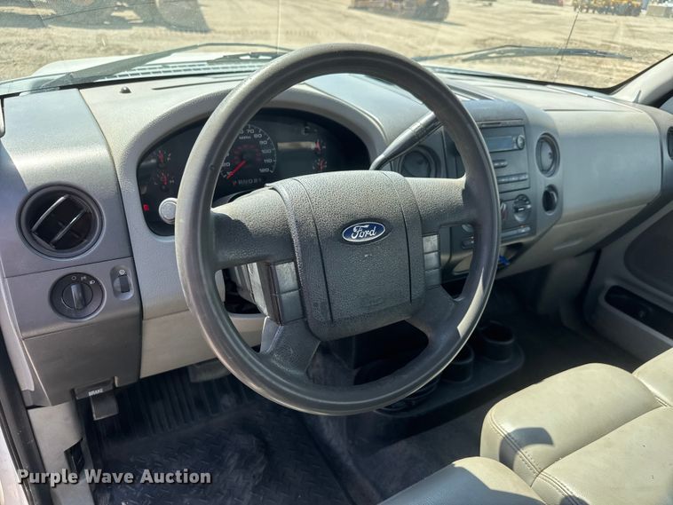 image for item NA9374 2005 Ford F150 pickup truck