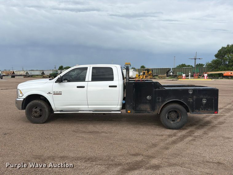 image for item NA9385 2018 RAM 3500 Crew Cab flatbed pickup truck
