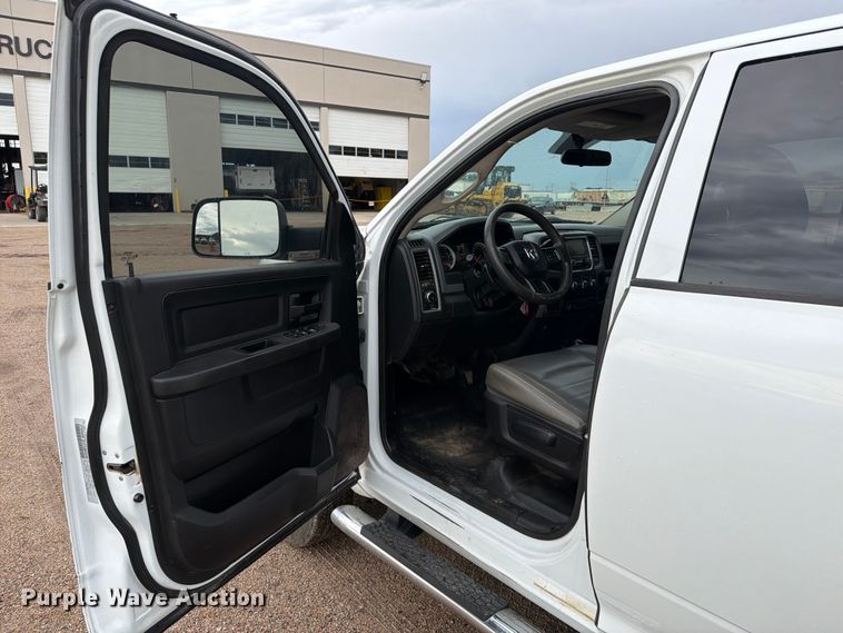 image for item NA9385 2018 RAM 3500 Crew Cab flatbed pickup truck