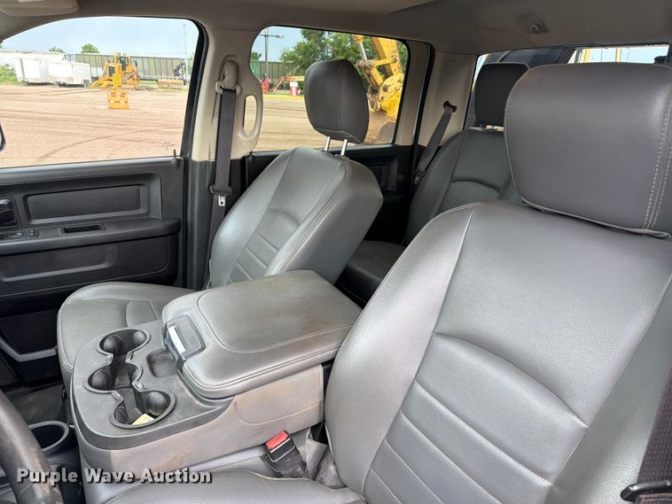 image for item NA9385 2018 RAM 3500 Crew Cab flatbed pickup truck