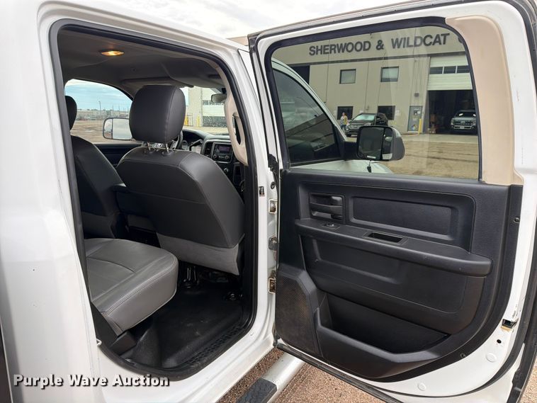image for item NA9385 2018 RAM 3500 Crew Cab flatbed pickup truck