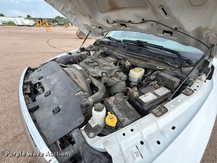 image for item NA9385 2018 RAM 3500 Crew Cab flatbed pickup truck
