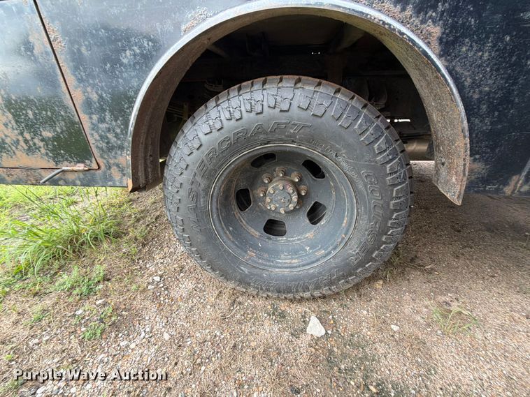 image for item NA9385 2018 RAM 3500 Crew Cab flatbed pickup truck