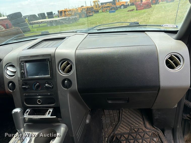 image for item NA9399 2004 Ford F150 Ext. Cab pickup truck