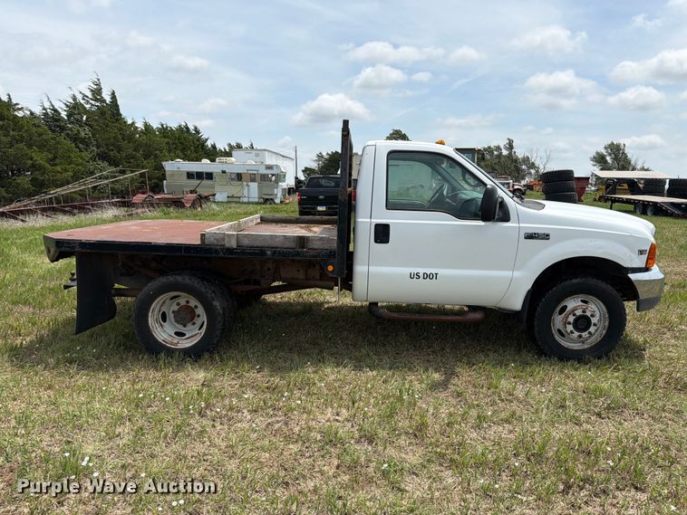 image for item NA9400 1999 Ford F450 Super Duty flatbed truck
