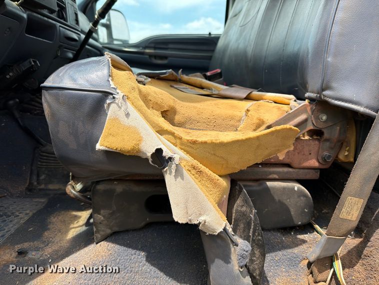 image for item NA9400 1999 Ford F450 Super Duty flatbed truck