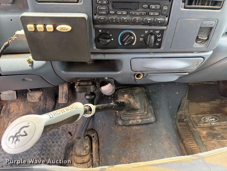 image for item NA9400 1999 Ford F450 Super Duty flatbed truck