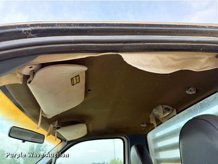 image for item NA9400 1999 Ford F450 Super Duty flatbed truck