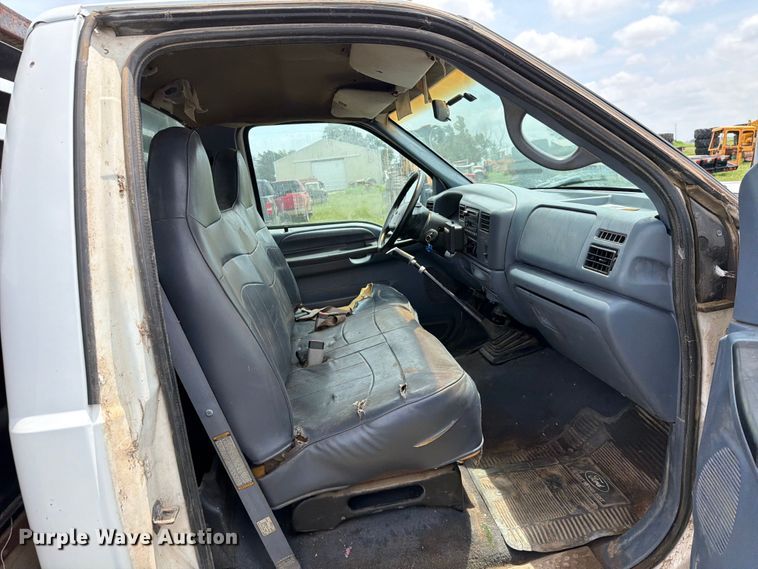 image for item NA9400 1999 Ford F450 Super Duty flatbed truck