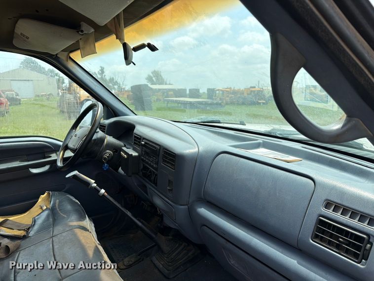 image for item NA9400 1999 Ford F450 Super Duty flatbed truck