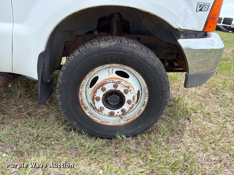 image for item NA9400 1999 Ford F450 Super Duty flatbed truck