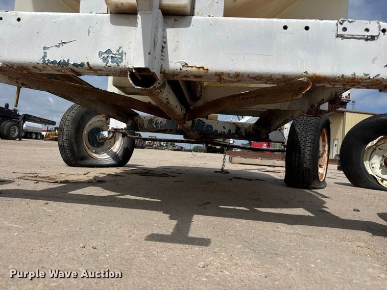 image for item NA9478 (3) tank trailers