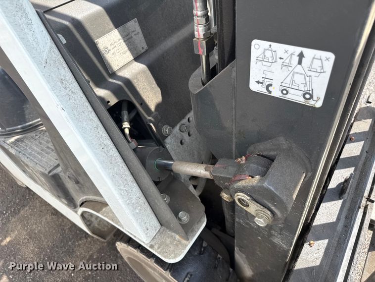 image for item ND9505 2018 UniCarriers CFS40 forklift