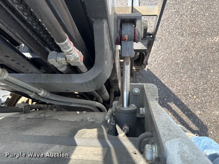 image for item ND9505 2018 UniCarriers CFS40 forklift