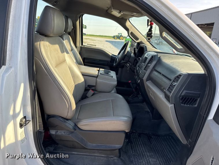 image for item OE9599 2017 Ford F550 utility / service truck