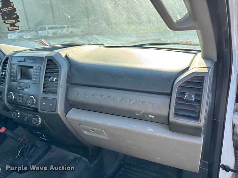 image for item OE9599 2017 Ford F550 utility / service truck