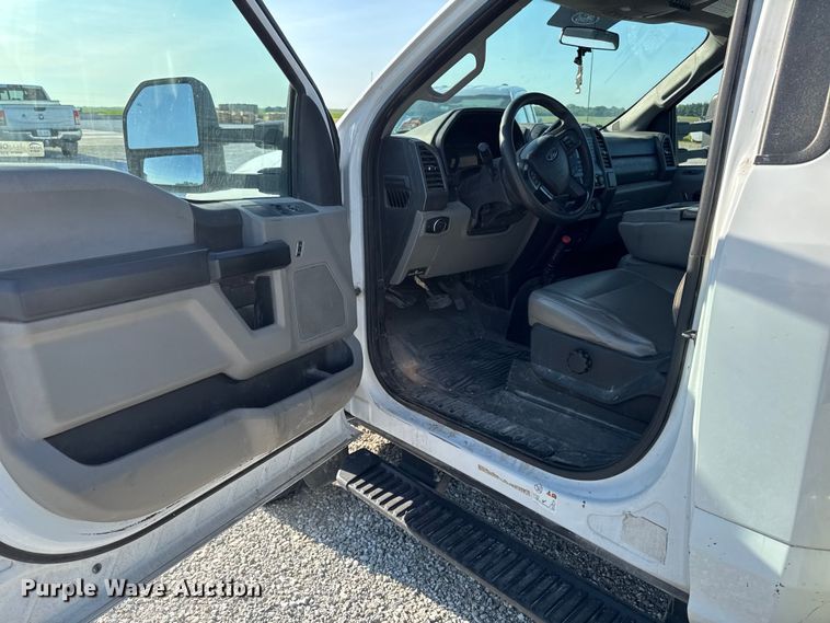 image for item OE9599 2017 Ford F550 utility / service truck