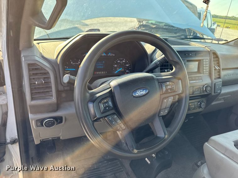 image for item OE9599 2017 Ford F550 utility / service truck