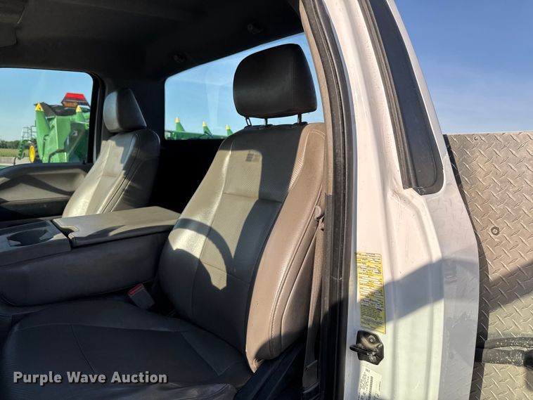 image for item OE9599 2017 Ford F550 utility / service truck