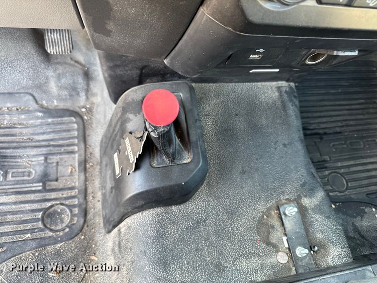 image for item OE9599 2017 Ford F550 utility / service truck
