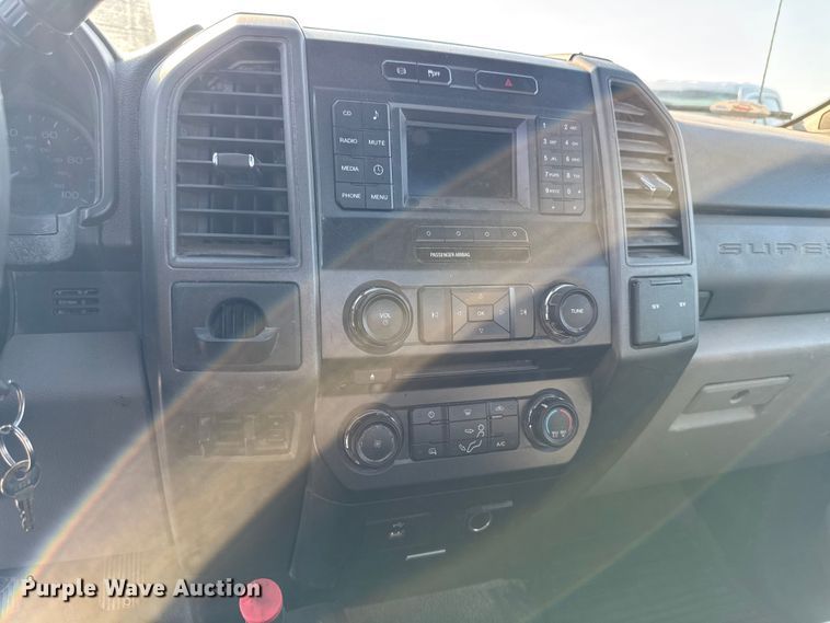 image for item OE9599 2017 Ford F550 utility / service truck
