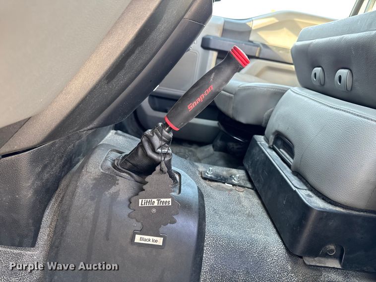 image for item OE9599 2017 Ford F550 utility / service truck
