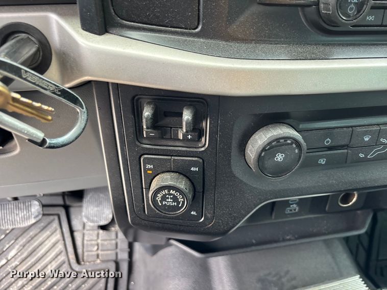 image for item YA3236 2021 Ford F150 Crew Cab pickup truck
