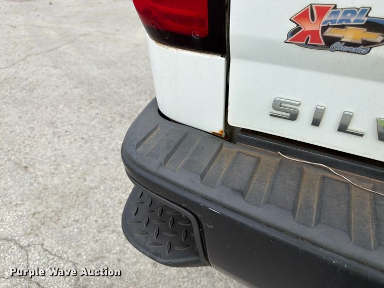 image for item YA3288 2016 Chevrolet Silverado 1500 pickup truck