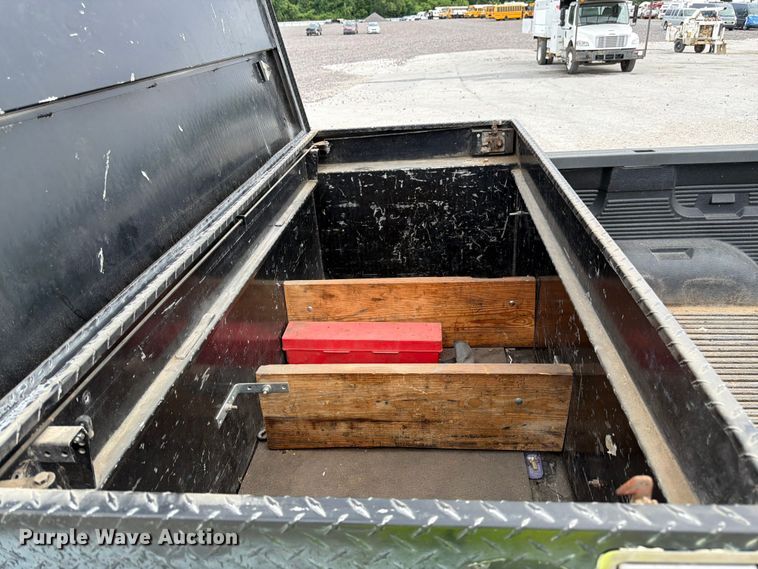 image for item YA3288 2016 Chevrolet Silverado 1500 pickup truck