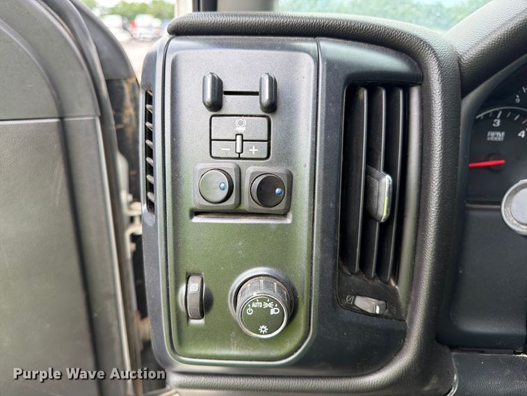 image for item YA3288 2016 Chevrolet Silverado 1500 pickup truck