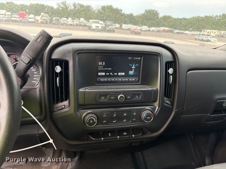 image for item YA3288 2016 Chevrolet Silverado 1500 pickup truck