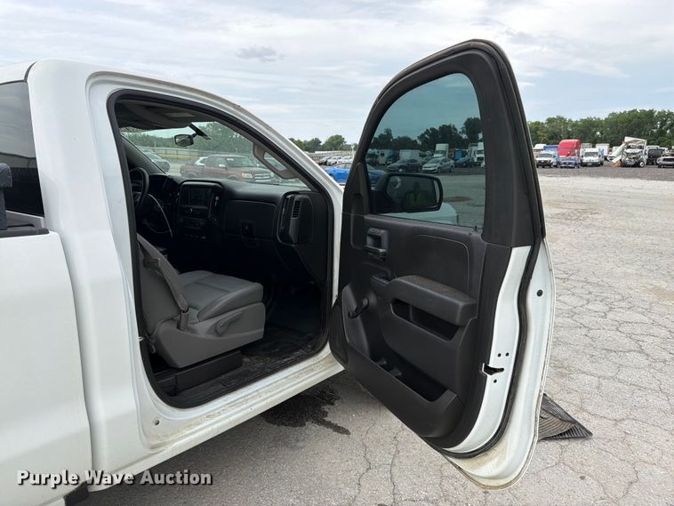 image for item YA3288 2016 Chevrolet Silverado 1500 pickup truck