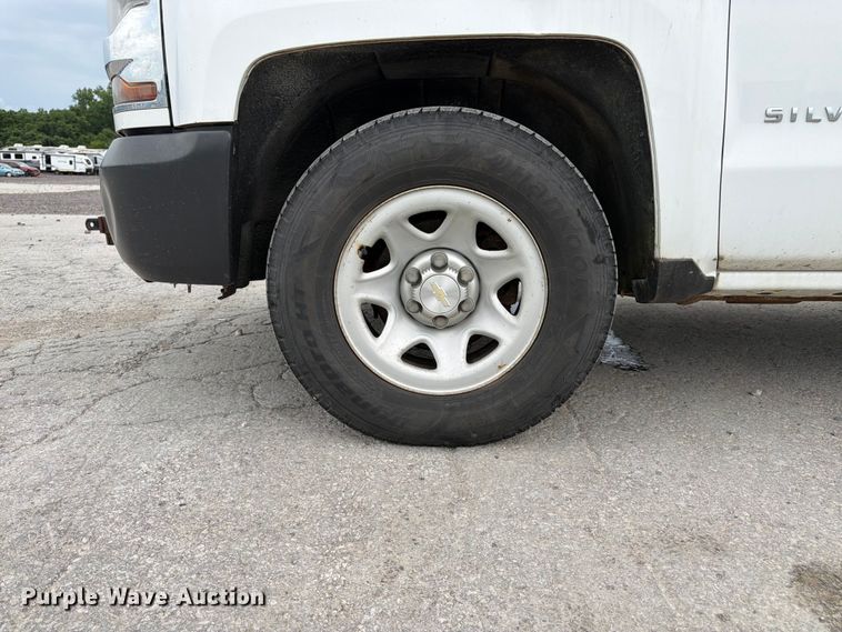 image for item YA3288 2016 Chevrolet Silverado 1500 pickup truck