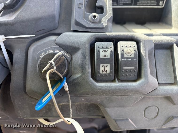 image for item YA3366 2020 Can-Am Defender utility vehicle