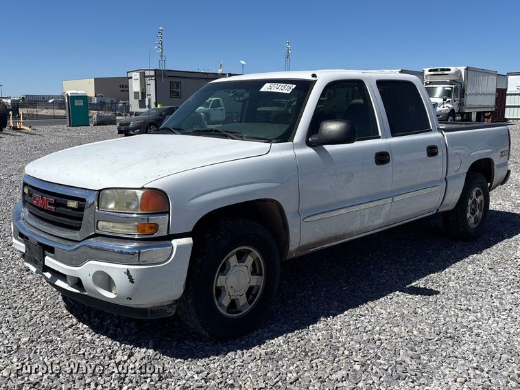 image for item YA3461 2005 GMC Sierra 1500 Crew Cab pickup truck